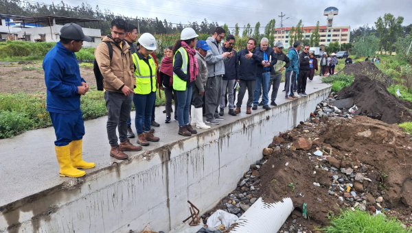 RECORRIDO DE INSPECCIÓN POR EL CANAL COLECTOR EN PICAIHUA